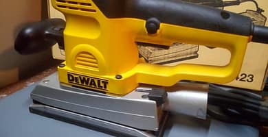 IMAGEN DE LIJADORA DE BANDA DEWALT / DEWALT BELT SANDER IMAGE