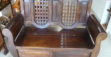 IMAGEN DE BANCOS DE MADERA ANTIGUOS / IMAGE OF OLD WOODEN BENCHES