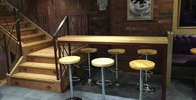 IMAGEN DE BANCOS DE MADERA PARA BARRA / WOODEN BAR STOOLS IMAGE